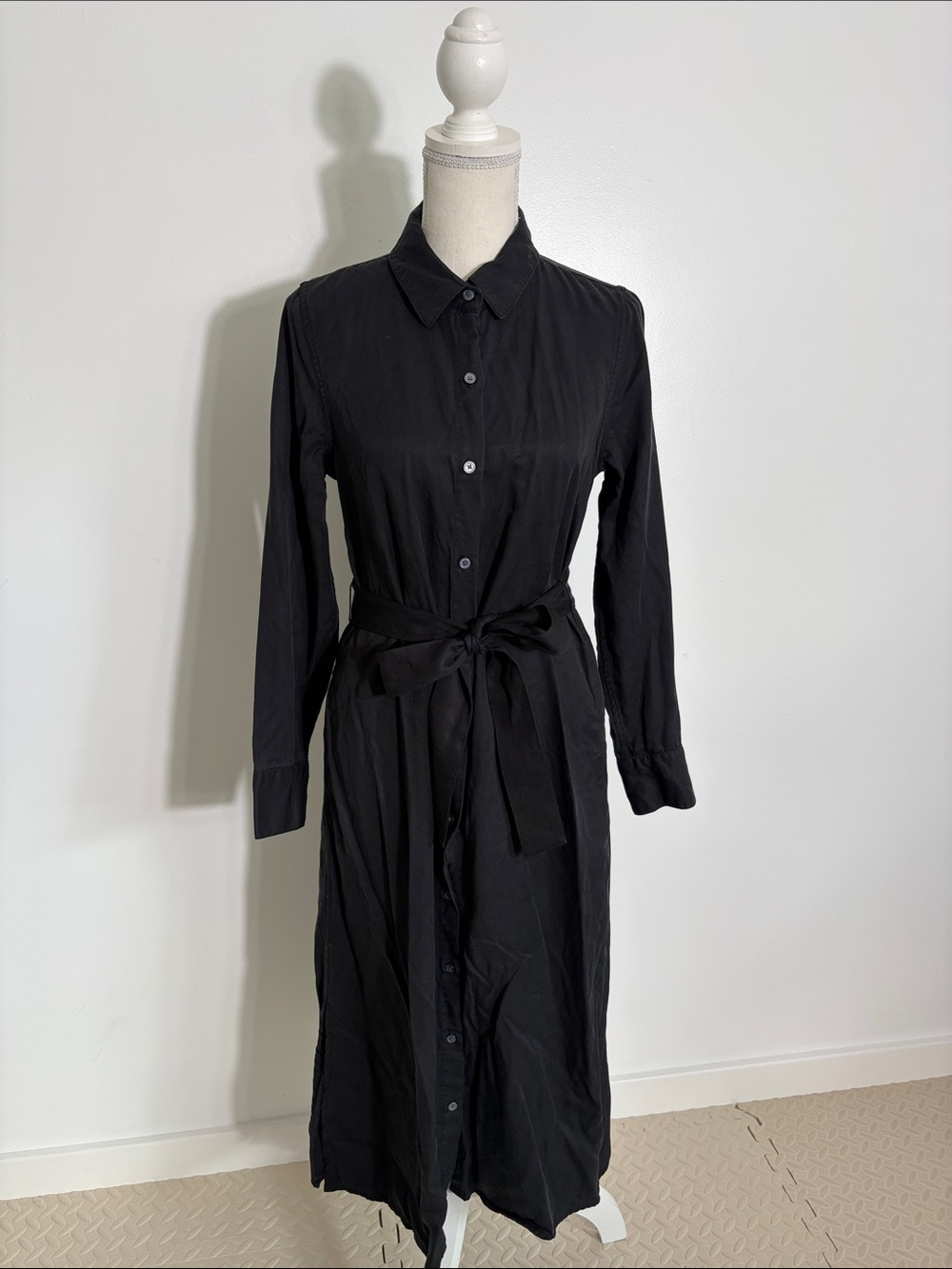 Banana Republic Classic Black Shirt Dress with Waist Tie Small